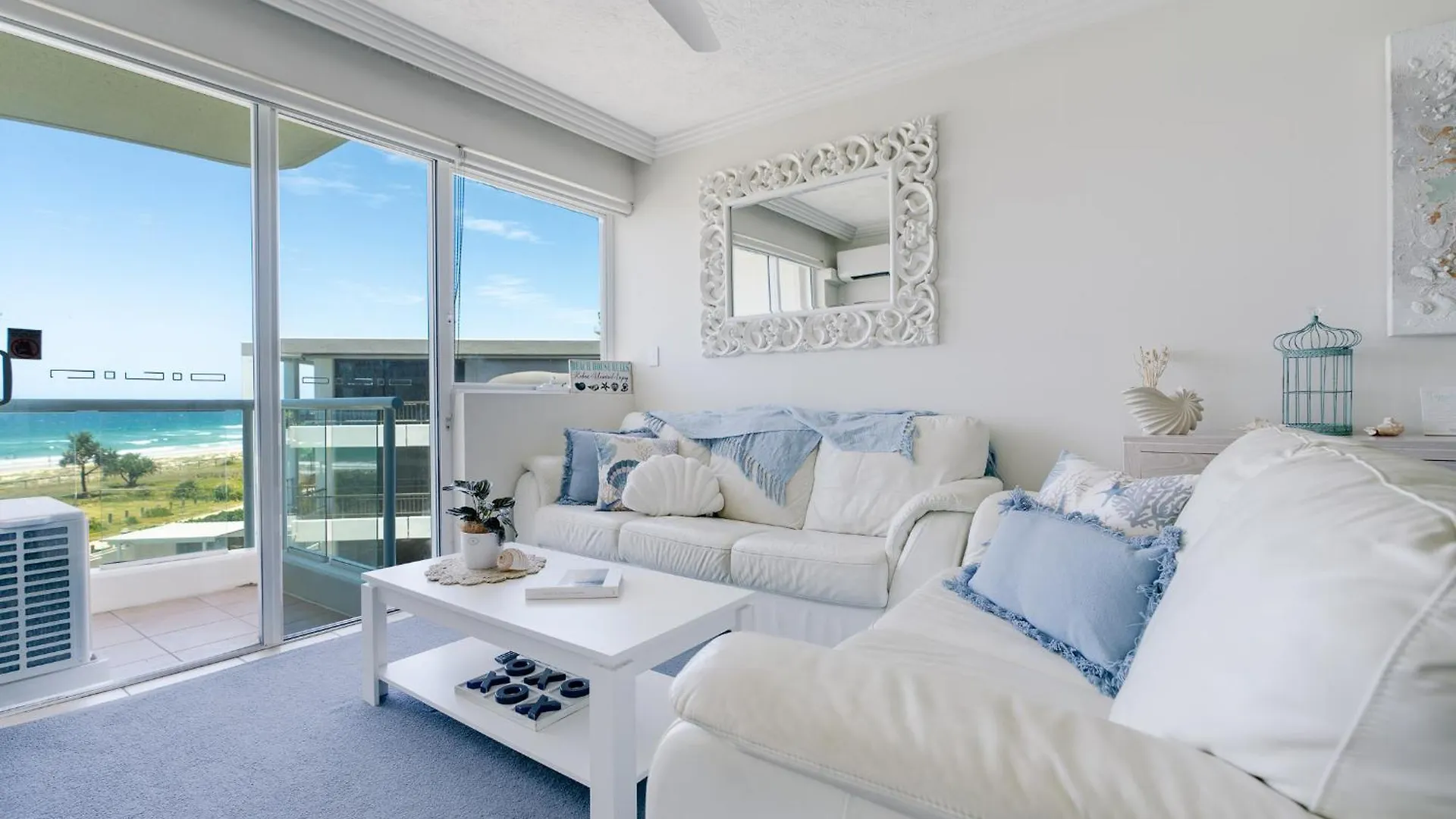 Waterfront 1-Bedroom Retreat With Stunning Views Gold Coast