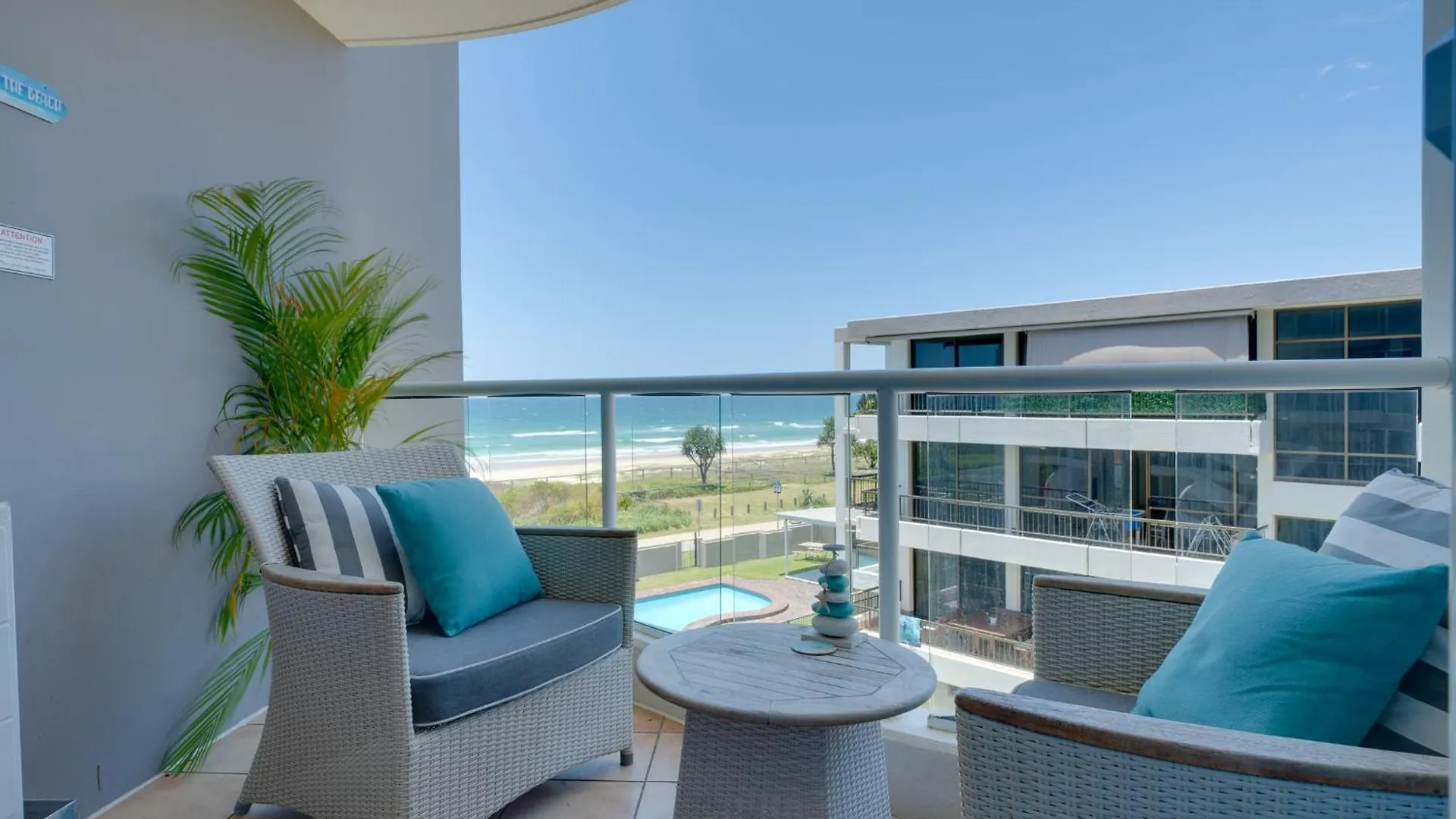 Waterfront 1-Bedroom Retreat With Stunning Views Gold Coast 0*,