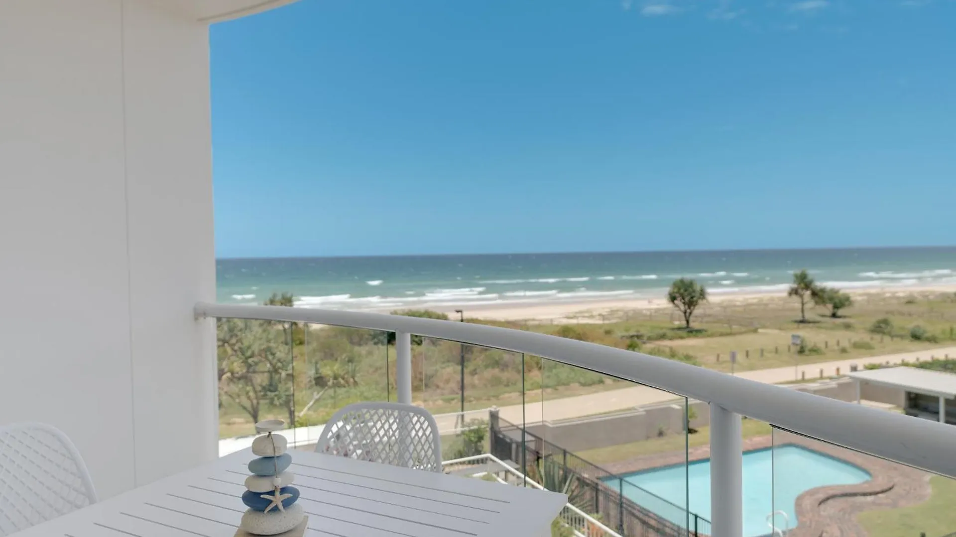 Apartment Waterfront 1-Bedroom Retreat With Stunning Views Gold Coast