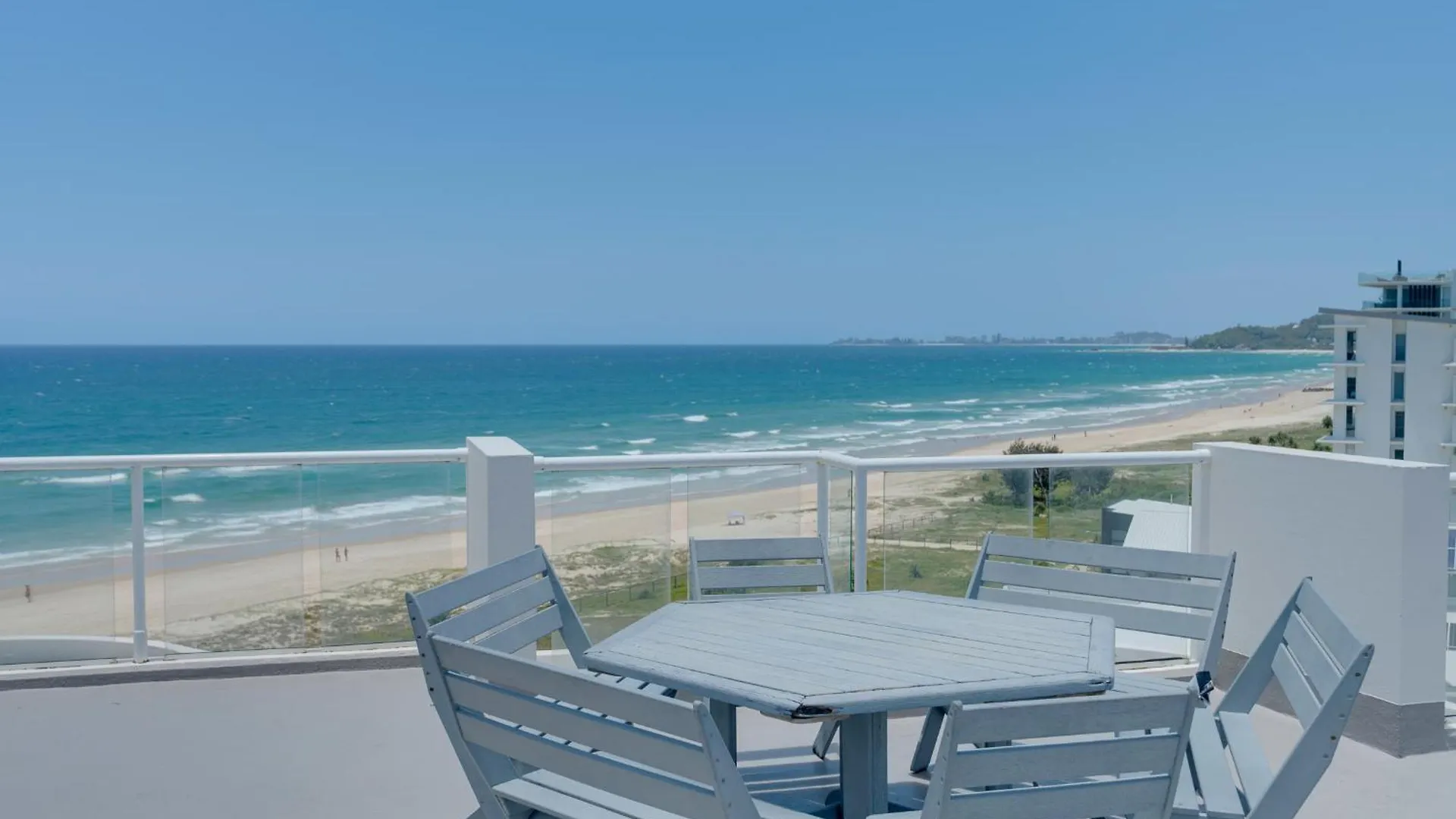Waterfront 1-Bedroom Retreat With Stunning Views Gold Coast Apartment
