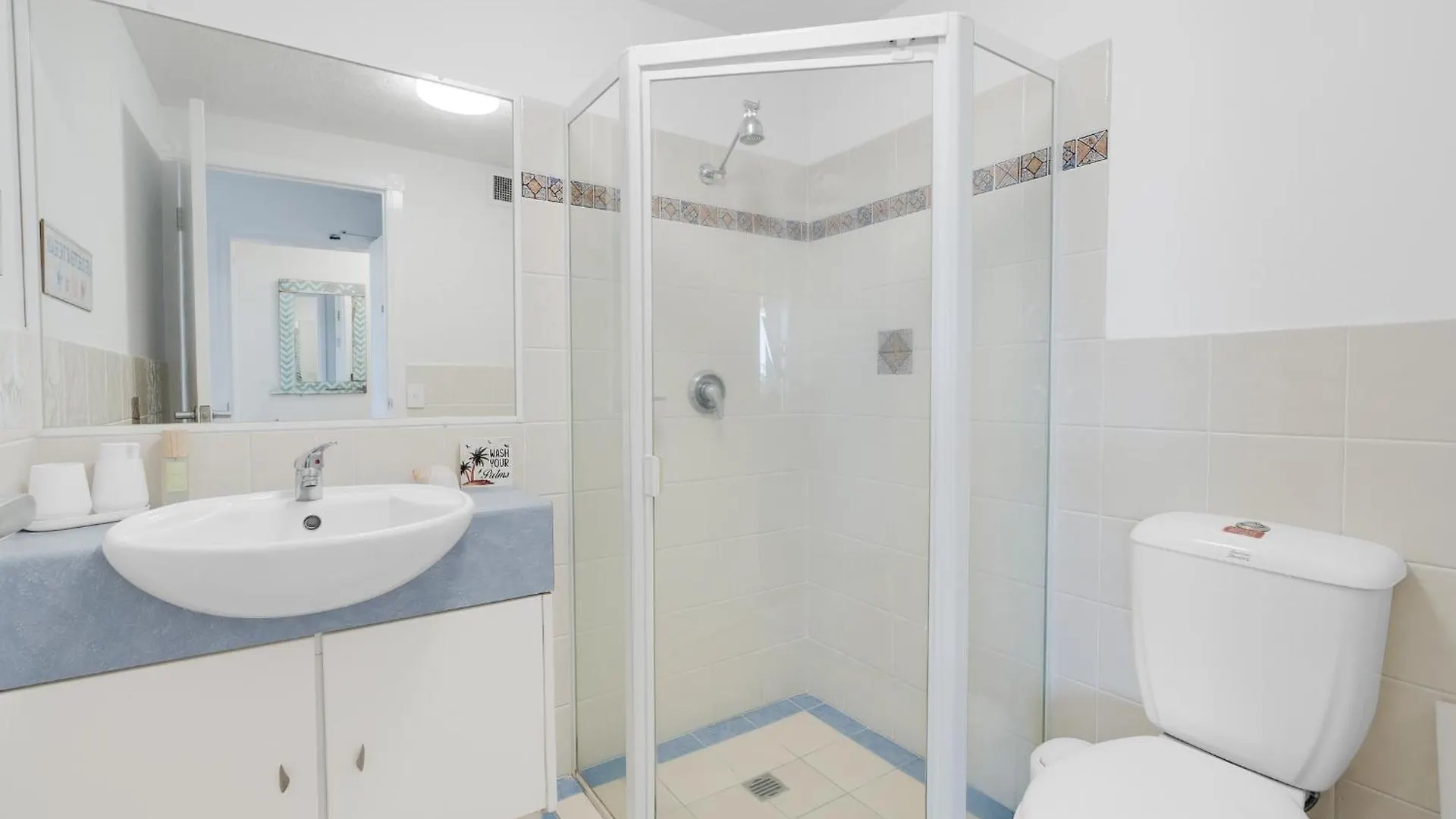 Waterfront 1-Bedroom Retreat With Stunning Views Gold Coast