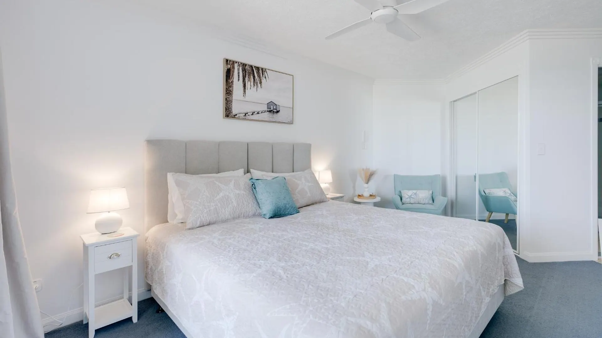 Waterfront 1-Bedroom Retreat With Stunning Views Gold Coast Apartment